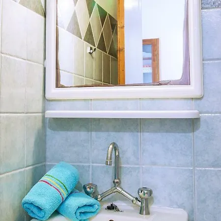 Demetris Aparthotel Kolios